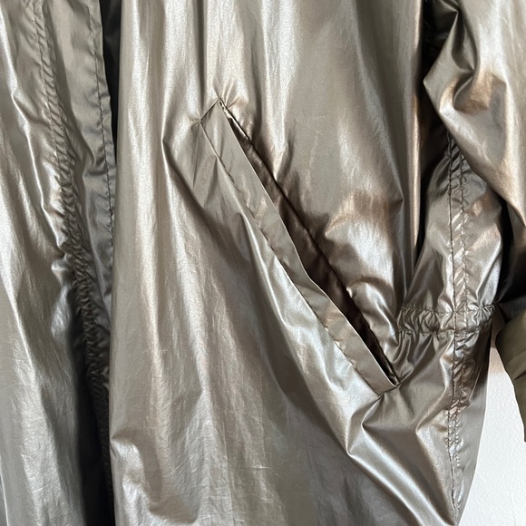 Metallic army green utility-style raincoat - Picture 5 of 13